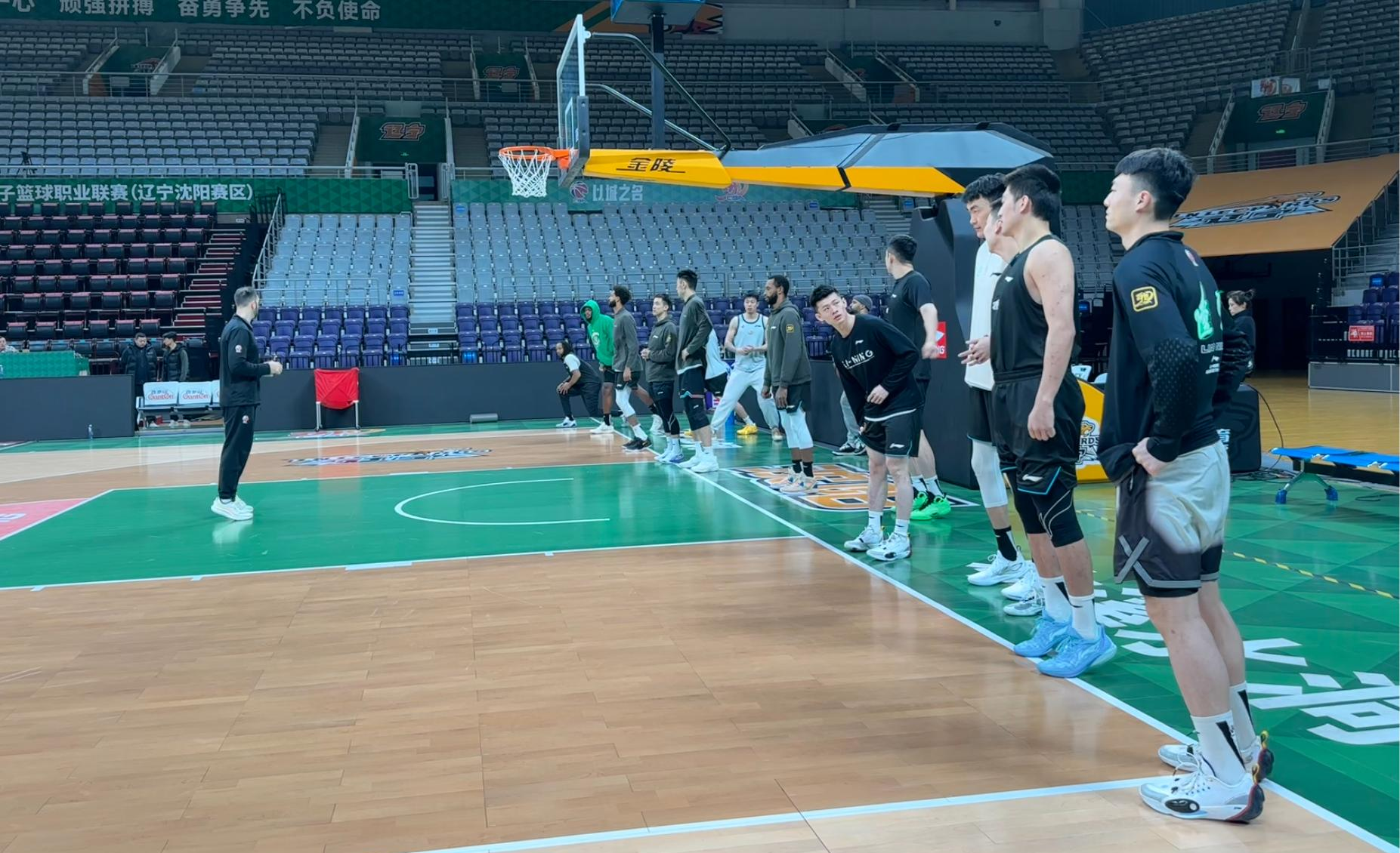 韩德君与库里逐梦NBA半场传球，力战电影拍摄的简单介绍