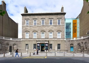 米兰体育官网下载-俱乐部品牌建设与地方城市文化脱钩，俱乐部产品有哪些举例  第3张